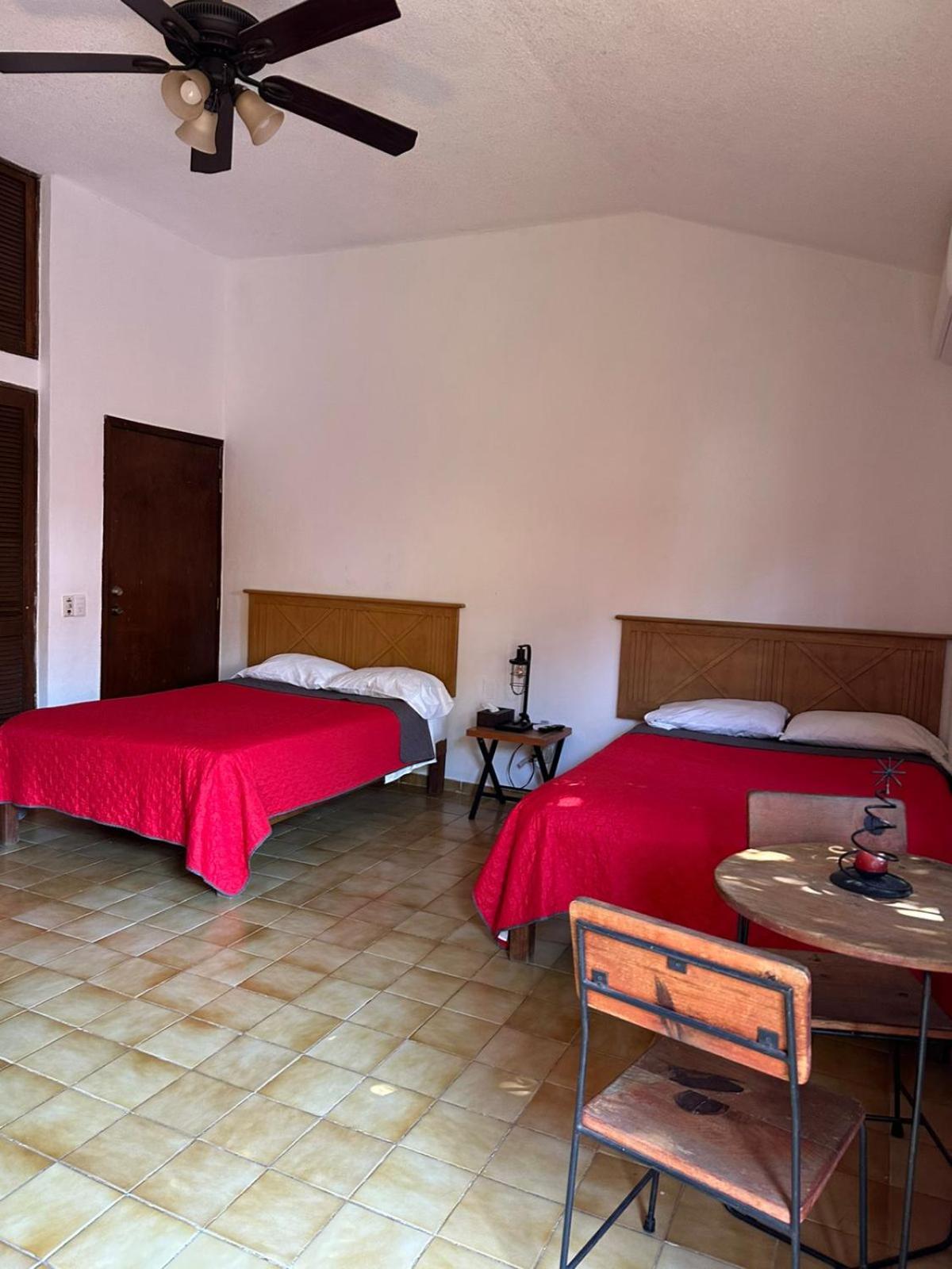Hotel Casa Alvarada Comala エクステリア 写真